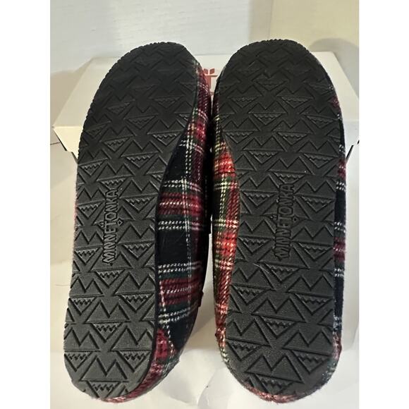 Minnetonka Plaid Moccasin Slippers Red Black Faux Fur Lined Indoor Outdoor Sz 11 - Picture 8 of 9